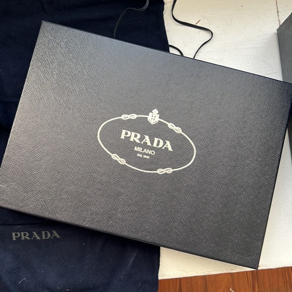 ‼️SOLD. Prada Loafers Size 39 - Picture 6 of 7